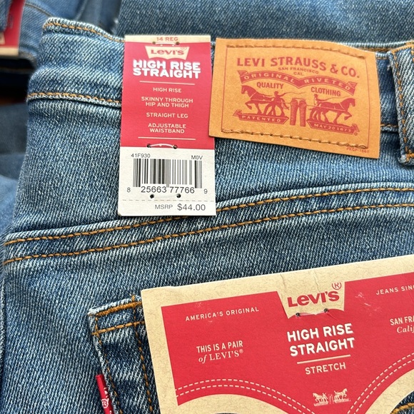 Levi's• Girls' High-Rise Straight Jeans - Medium Wash - Picture 11 of 14